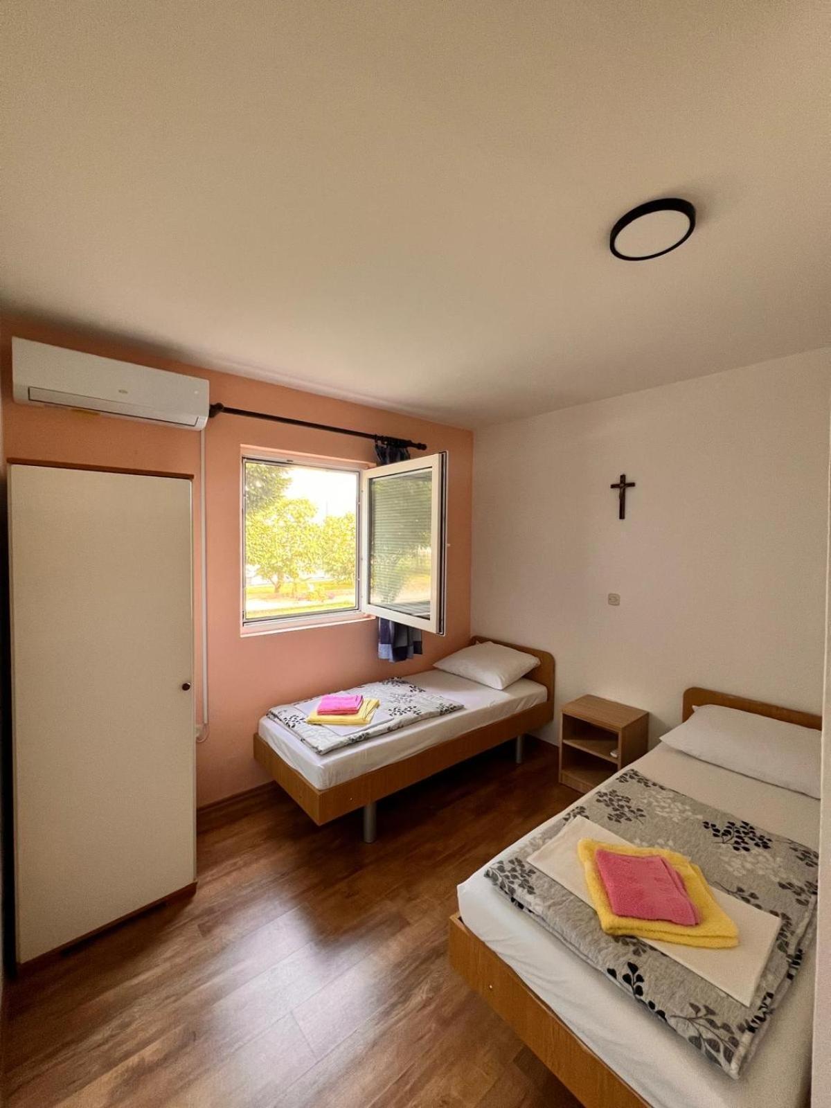 Casa Del Pellegrino M&A - Ostojici Hotel Medjugorje Luaran gambar
